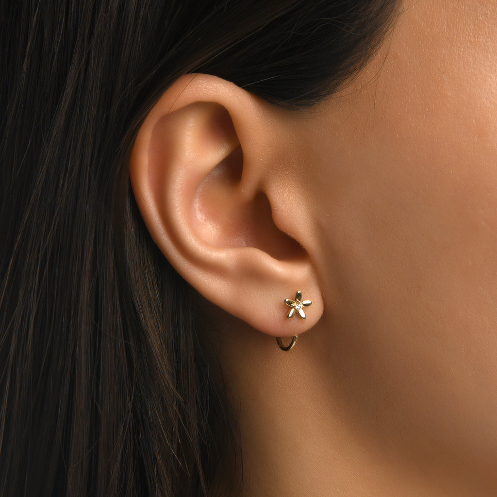 Latte Bold Taşlı Papatya Çiçeği Altın Relax Piercing / 14 Ayar Sarı Altın