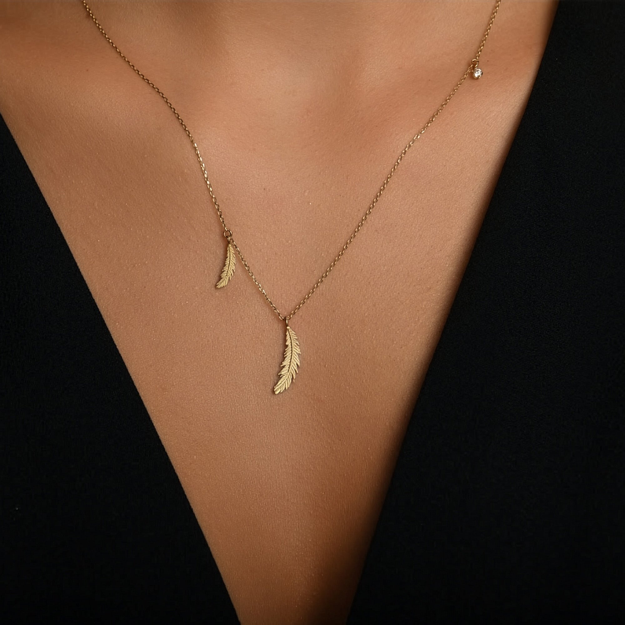 Çift Tüylü Taşlı Altın Kolye / 14 Ayar Sarı Altın