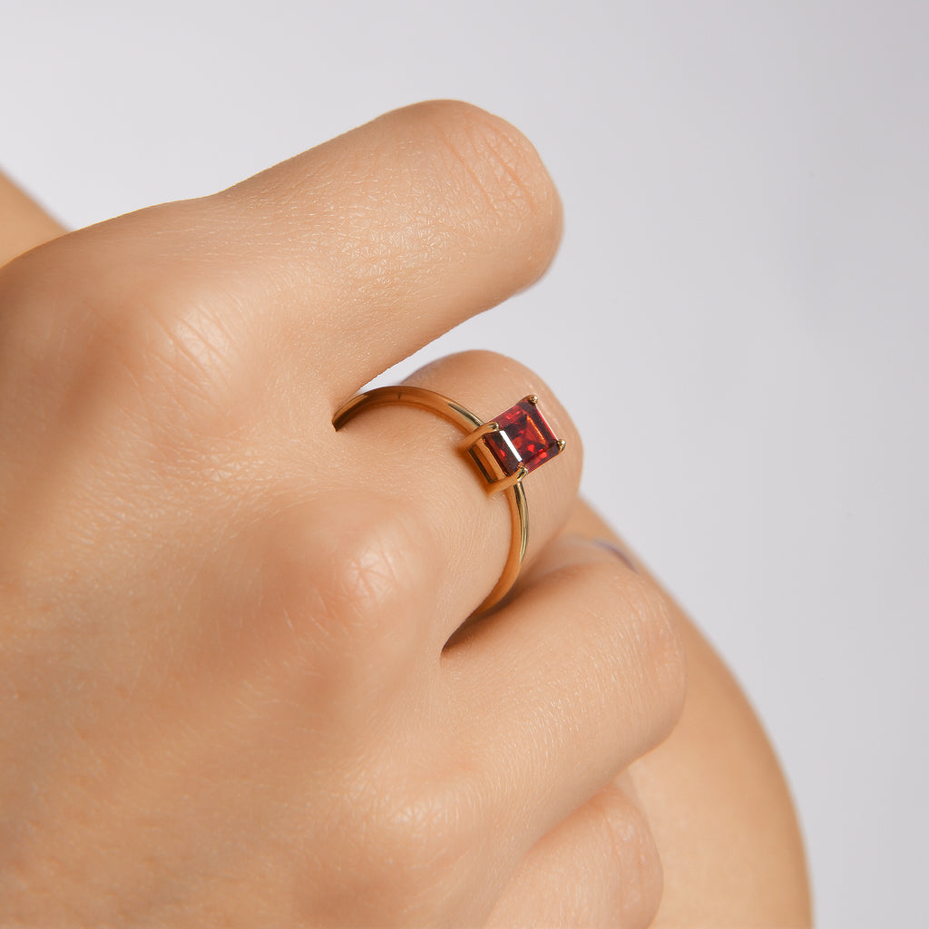14 Ayar Altın Dikey Baget Kesim Garnet ve Topaz Taşlı Altın Yüzük