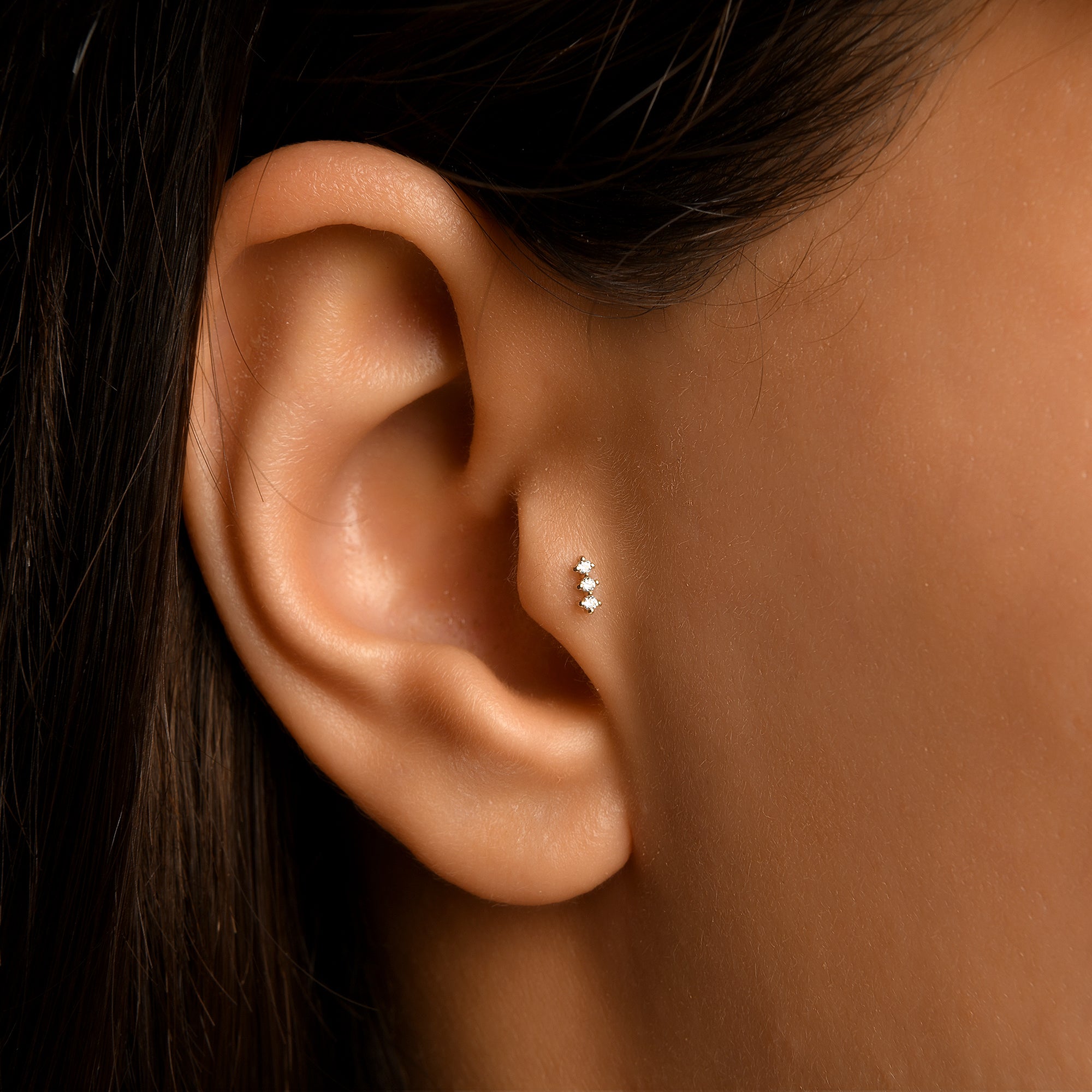 Gusto Premium Üçlü Dizilim Tragus Pırlanta Piercing / 14 Ayar Sarı Altın