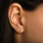 Gusto Premium Minimal Üçgen Sallantılı Tragus Pırlanta Piercing / 14 Ayar Sarı Altın