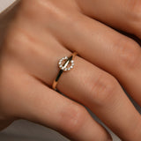 Halka Detaylı Taşlı Altın Yüzük / 14 Ayar Sarı Altın