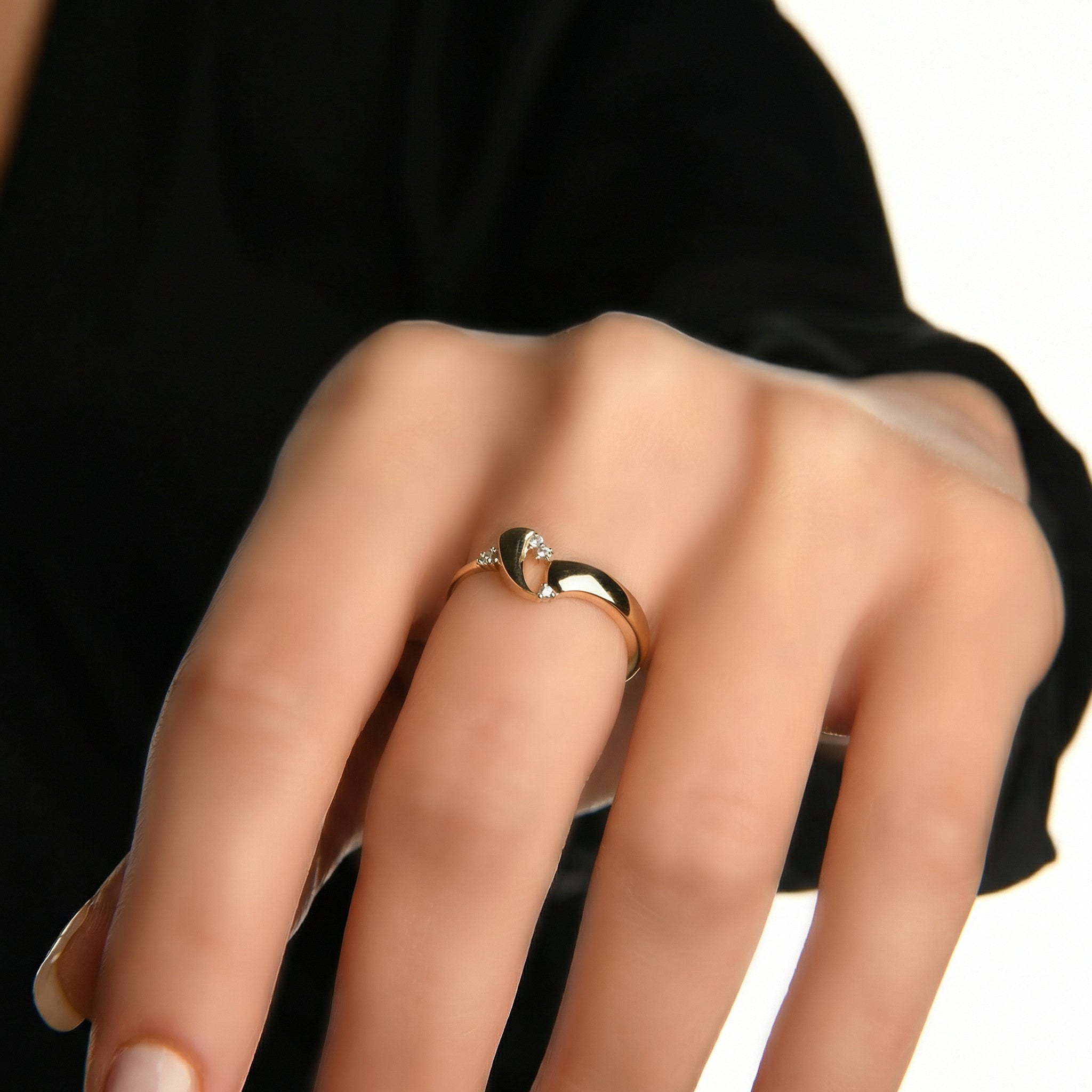 Vega Taşlı Altın Yüzük / 14 Ayar Sarı Altın