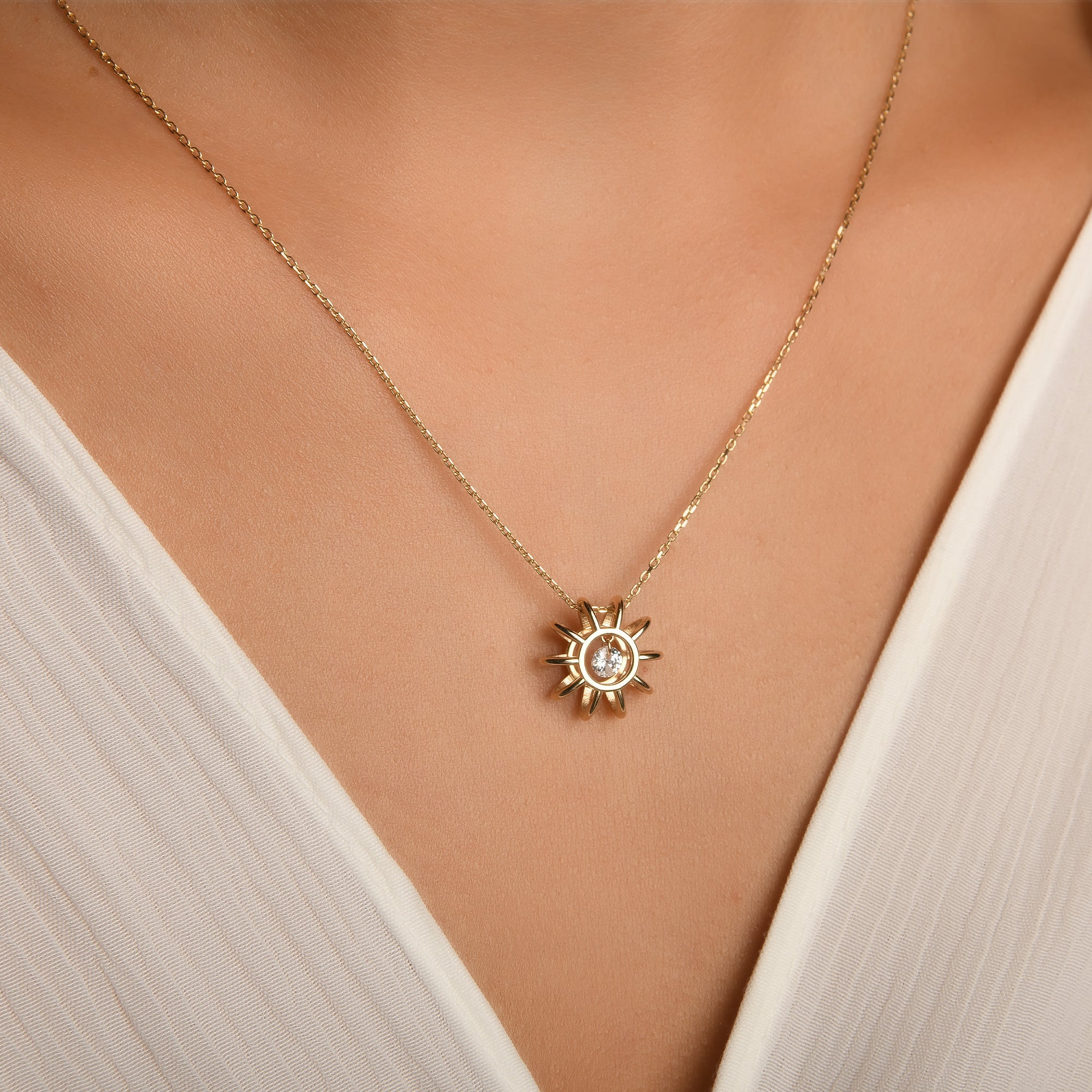 Parlayan Güneş Sallanan Taşlı Altın Kolye / 14 Ayar Sarı Altın