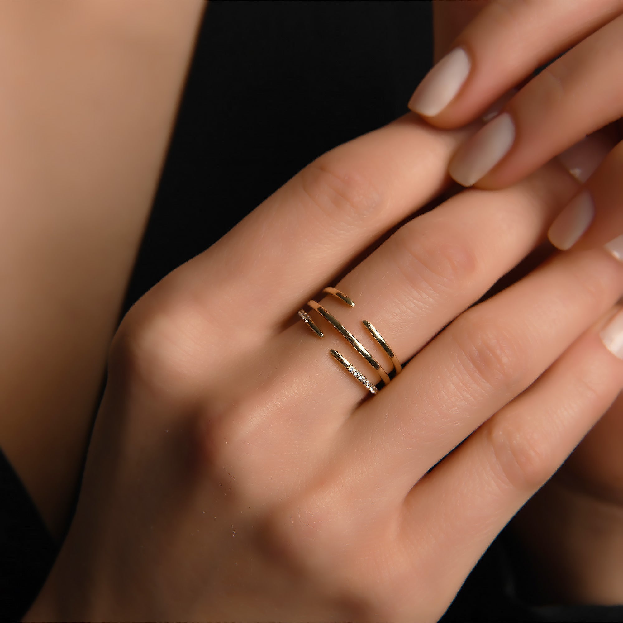 Çizgisel Endless Taşlı Altın Yüzük / 14 Ayar Sarı Altın