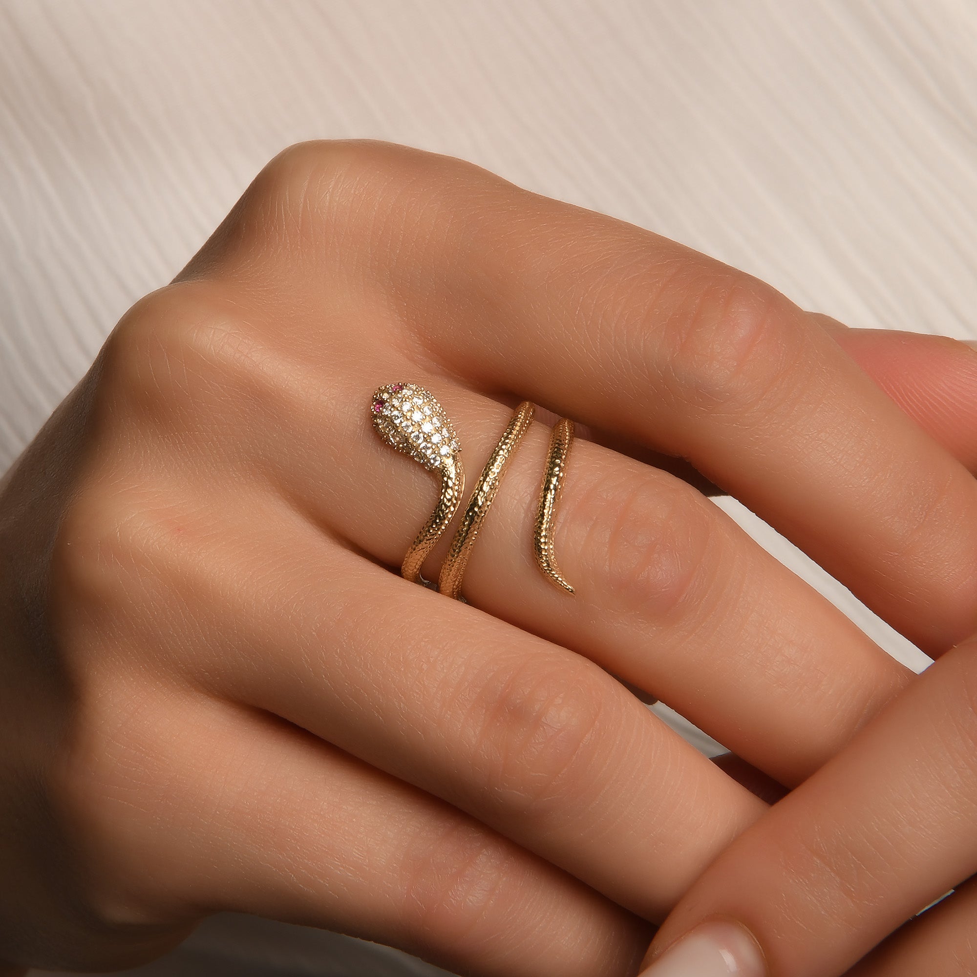 Sarmal Taşlı Yılan Altın Yüzük / 14 Ayar Sarı Altın