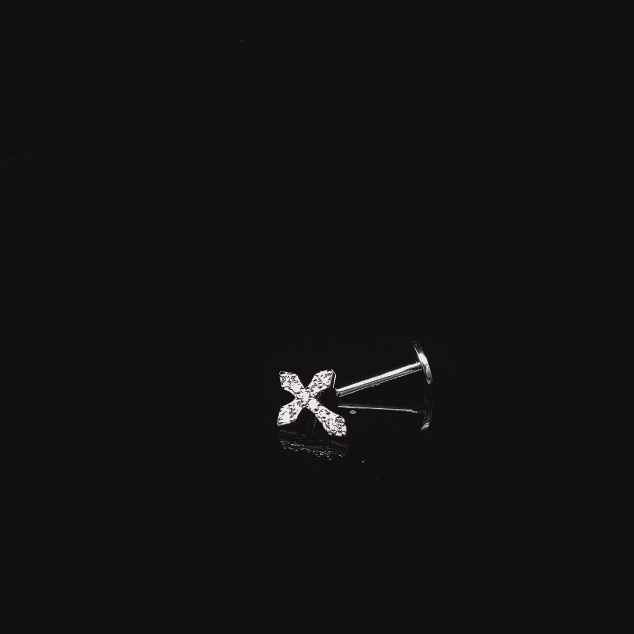 0.06 ct Haç Pırlanta Piercing