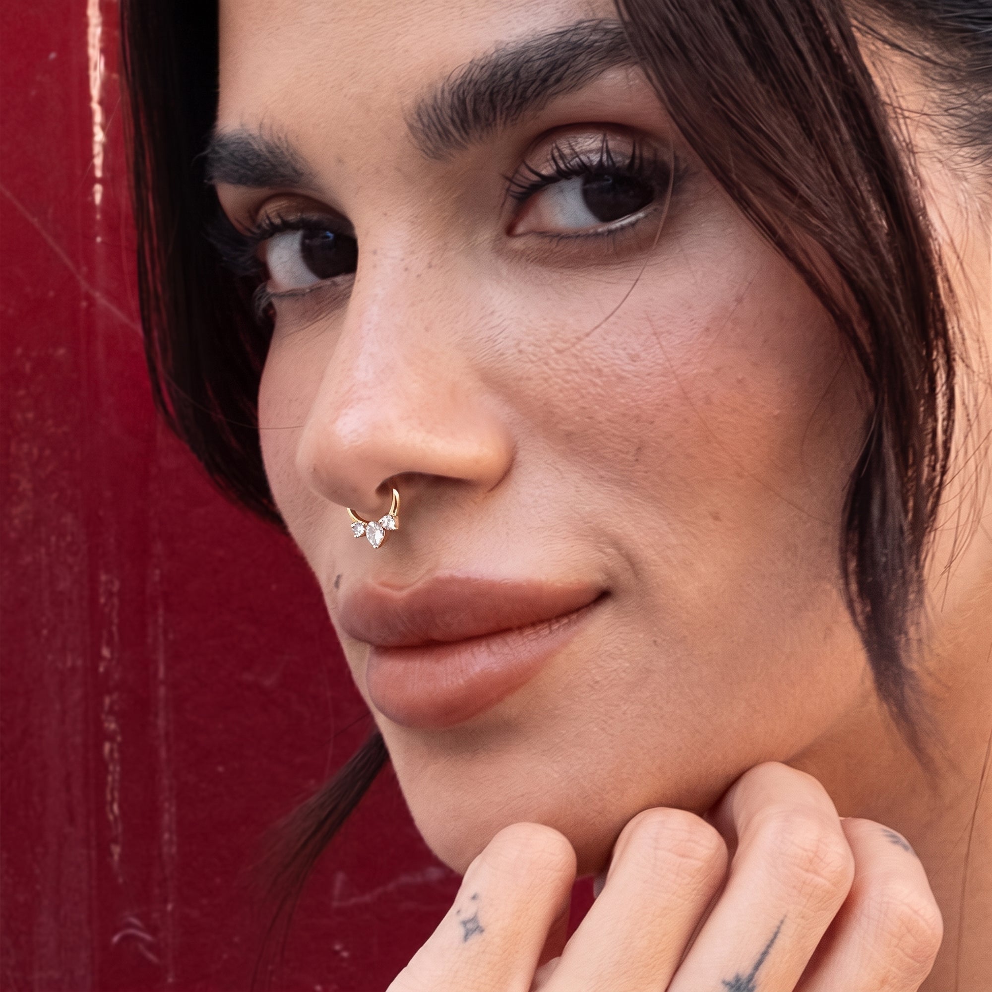 Üç Taşlı Damla Kesim Altın Septum Piercing