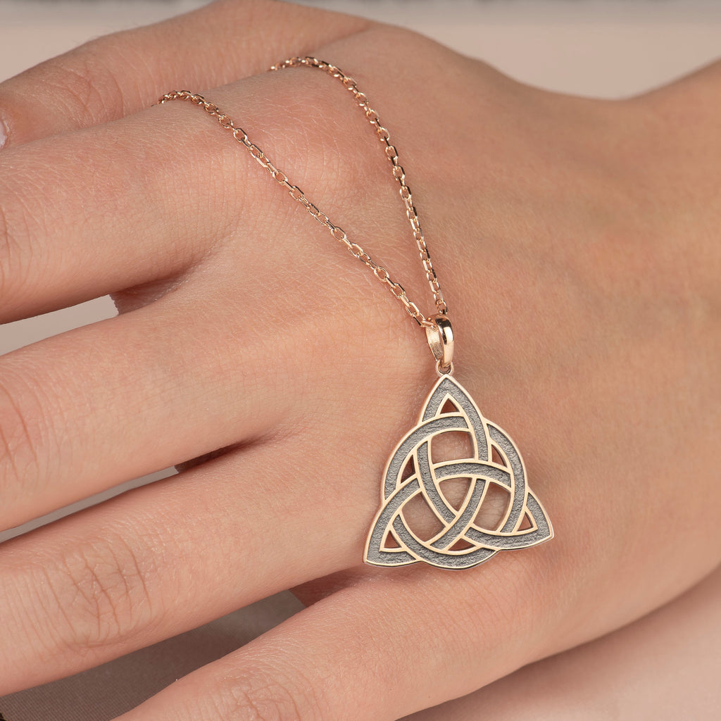 Triquetra Hayat Ağacı Altın Kolye